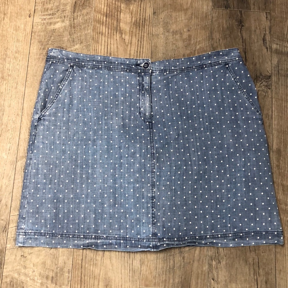 Karen Scott Skort
